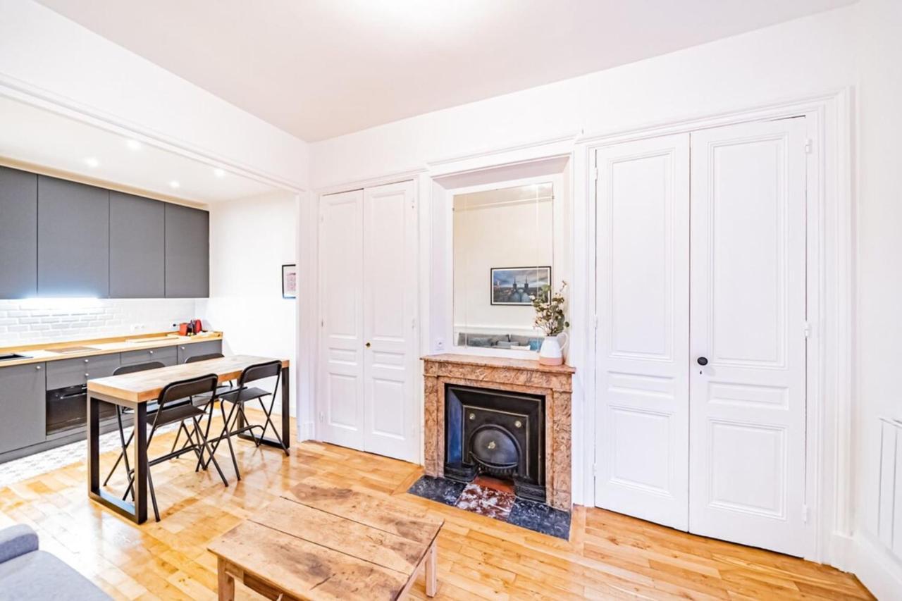 Aapartment With Character Parquet Flooring Fireplace - Charpennes Villeurbanne Exterior photo